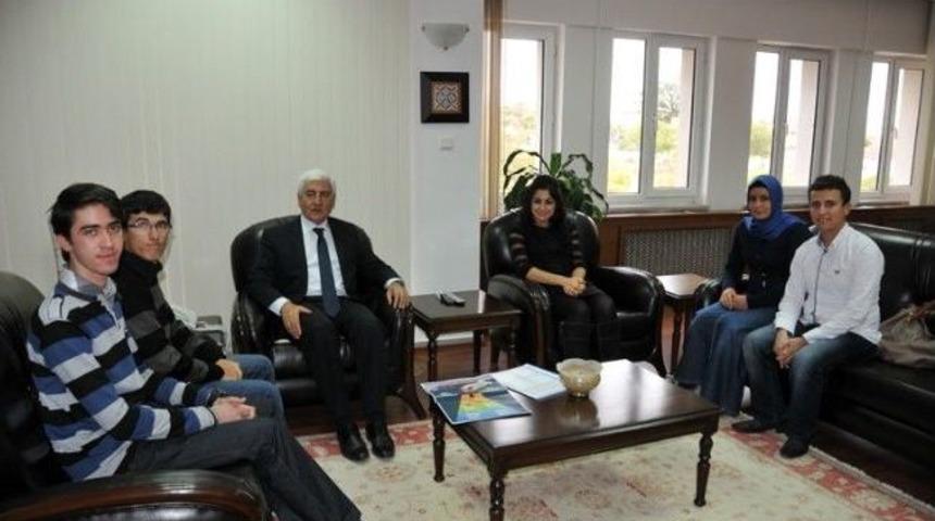 &Uuml;niversite &Ouml;ğrencilerinden Vali Koca&rsquo;ya Ziyaret