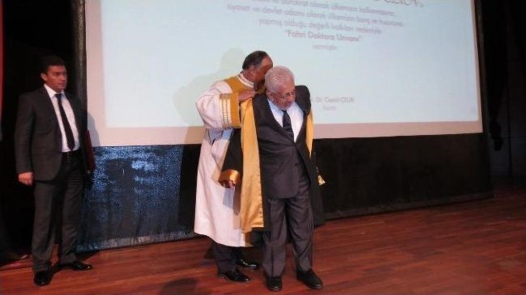 Recai Kutan&rsquo;a Fahri Doktora Unvanı