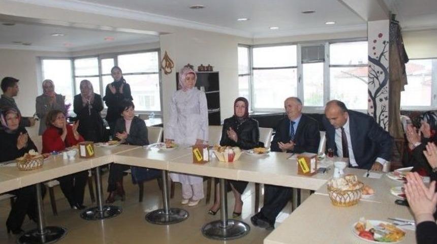 Ak Partili Kadınlar Kaynarca&rsquo;da Buluştu
