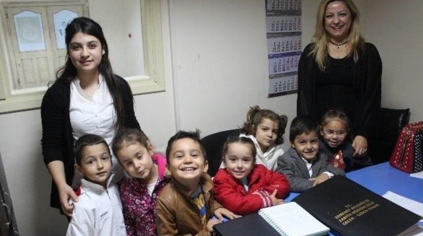 Edremit'te 5 Ekim D&uuml;nya &Ccedil;ocuklar G&uuml;n&uuml;