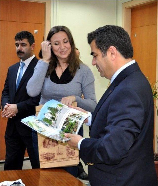 Avrupalı &Ouml;ğrenciler, Vali D&uuml;zg&uuml;n &uuml; Ziyaret Etti 2
