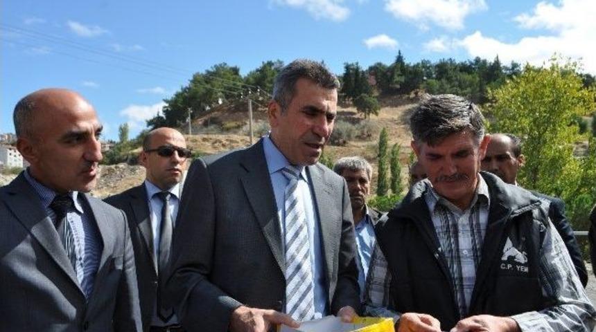 Demirci Kaymakamlığı&rsquo;ndan &Ccedil;ift&ccedil;iye Koyun Desteği