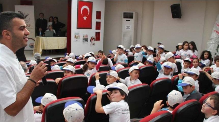Minik Y&uuml;reklere Hayvan Sevgisi Aşılandı