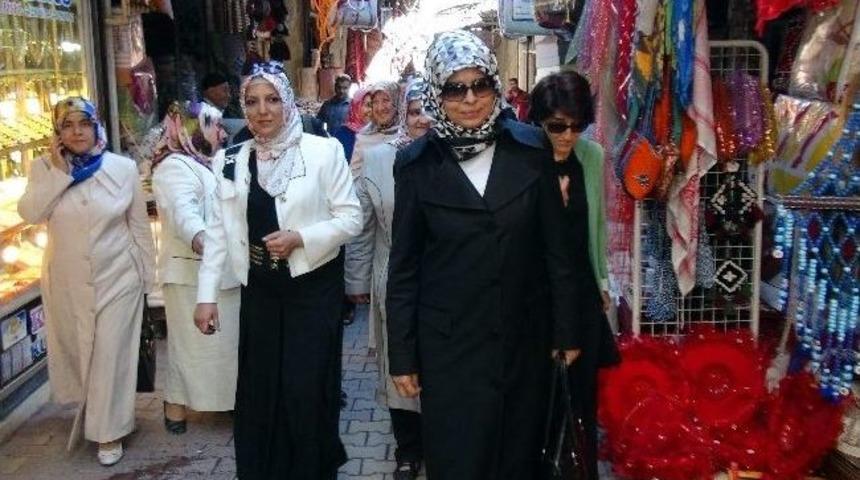 Bayan Kurtulmuş, Adıyaman&rsquo;ı Gezdi