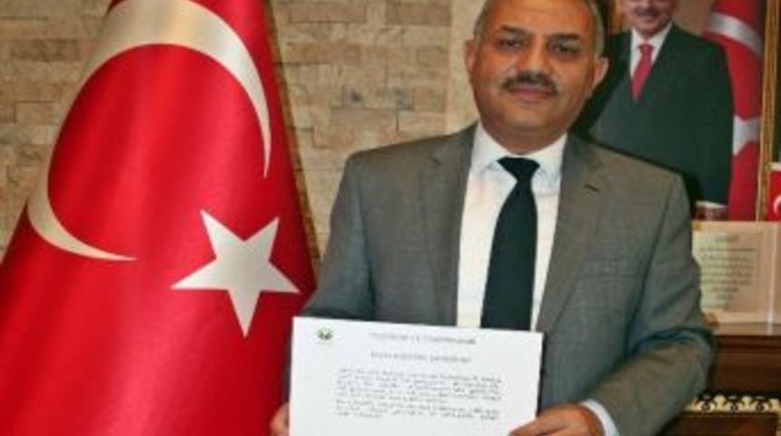 Suudi Arabistan Prensinden Anlamlı Plaket