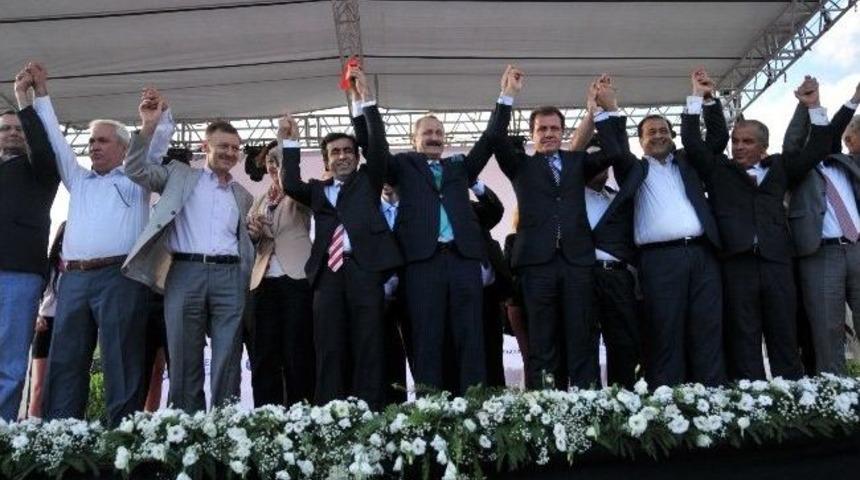 Bakan &Ccedil;ağlayan Mersin'de 'k&uuml;lt&uuml;r Festivali'ne Katıldı