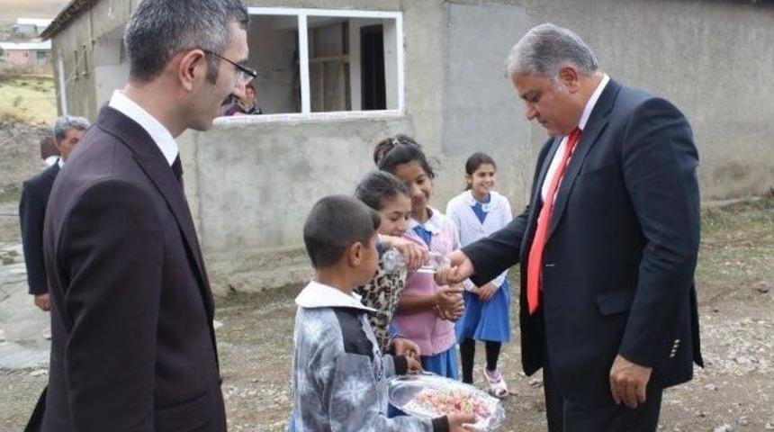 Vali Tekinarslan Yukarı Ağadeve K&ouml;y&uuml;&rsquo;n&uuml; Ziyaret Etti