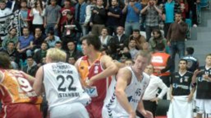 Beşiktaş Integral Forex: 67 - Galatasaray Liv Hospital: 69