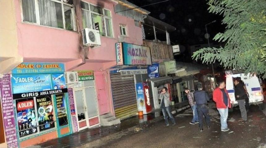 Kadın garson &ccedil;alıştıran birahaneye molotoflu saldırı