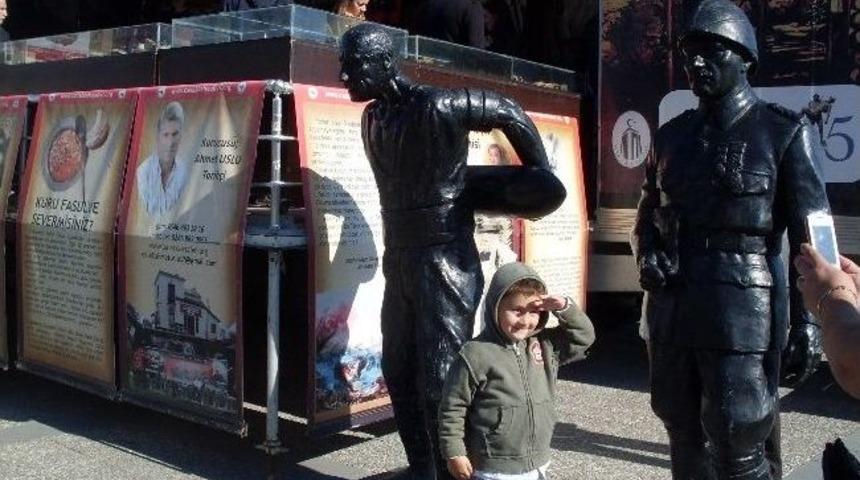 Çanakkale Gezici Tır'ı Karşıyaka'da