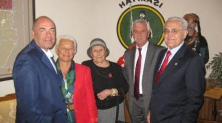 Tun&ccedil;ağ Ailesi'nden &Ouml;ykam&rsquo;a &Ouml;vg&uuml;