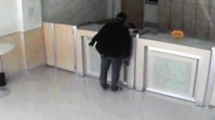 D&uuml;ğ&uuml;n Borcunu &Ouml;demek İ&ccedil;in Ptt'yi Gasp Etti