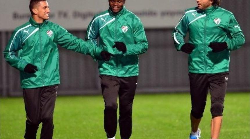Bursaspor Sabah 04.00&rsquo;da Antrenman Yaptı