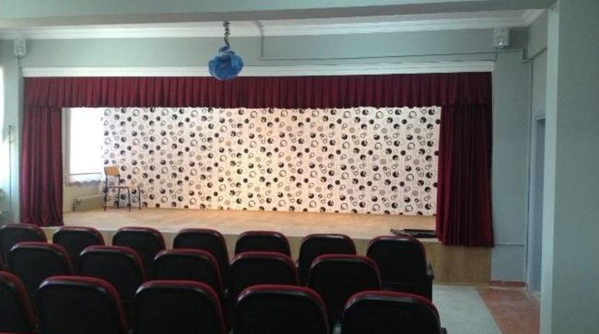 İzmit Belediyesi'nden &Ccedil;ok Ama&ccedil;lı Salon