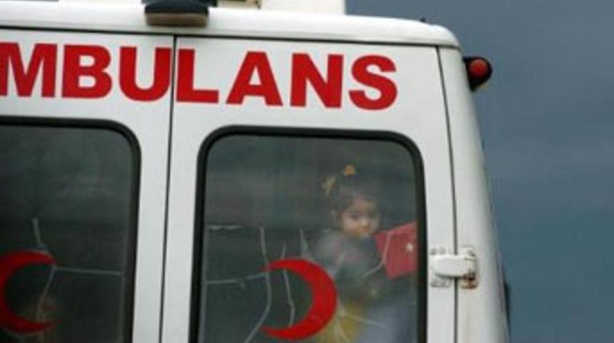 Ağzında emziğiyle şehit babasını almaya gitti