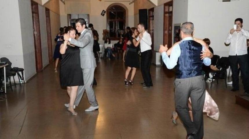 Adana&rsquo;da Tango R&uuml;zgarı