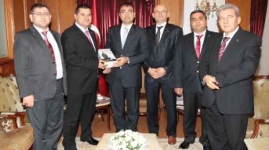 BBP İl Teşkilatı, İzmir Valisi Toprak&rsquo;ı Ziyaret Etti