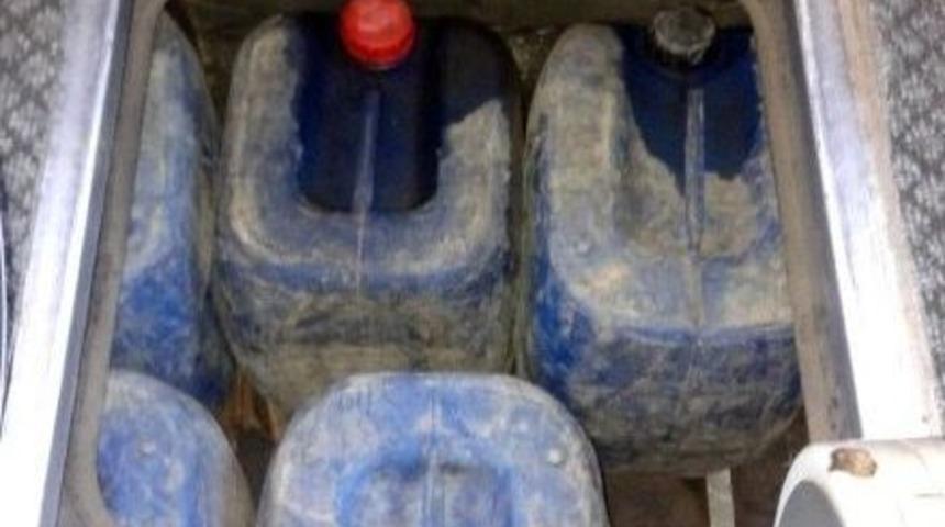 Yolcu Otob&uuml;s&uuml;nde Ka&ccedil;ak Akaryakıt Ele Ge&ccedil;irildi