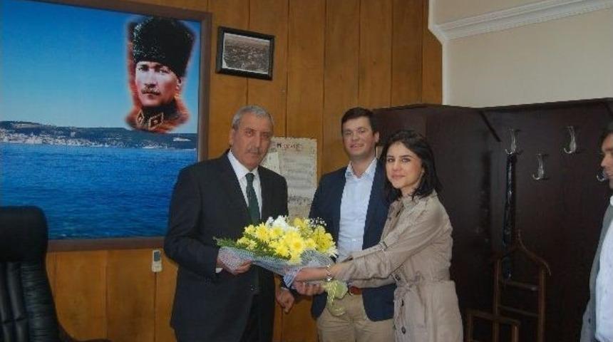 Ak Parti Gen&ccedil;lik Kollarından Milli Eğitim M&uuml;d&uuml;r&uuml;ne Ziyaret