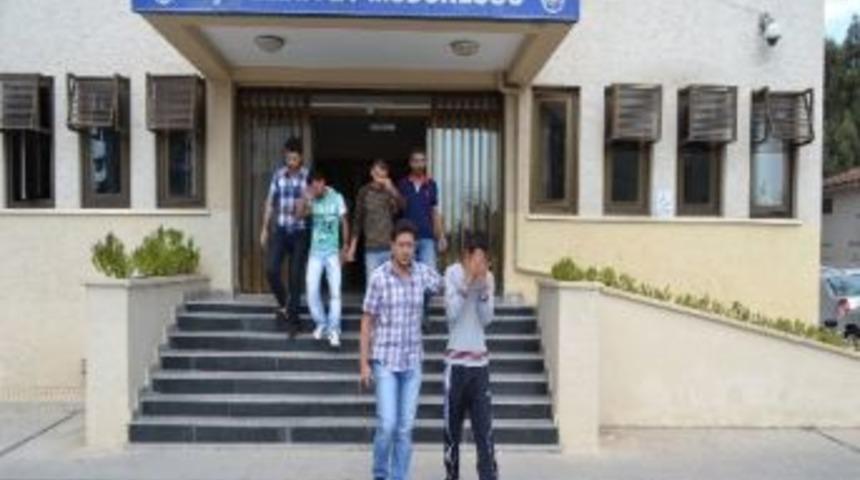 Tarsus&rsquo;ta B&uuml;feden İ&ccedil;ki Hırsızlığına 3 Tutuklama