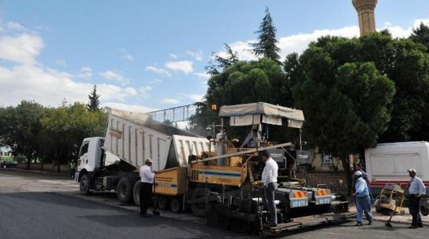 Asfalt &Ccedil;alışmaları S&uuml;r&uuml;yor