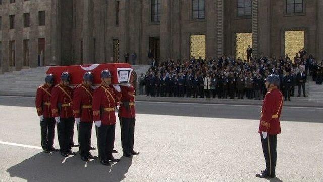 Eski Milletvekili İçin Tbmm’de Tören