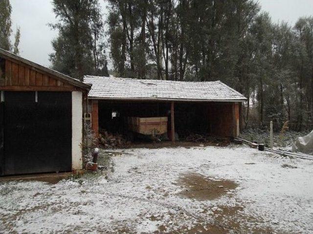 Tavşanlı&rsquo;da Mevsimin İlk Kar Yağışı 1