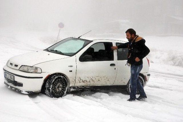 Uludağ’da Kar Yolları Kapattı