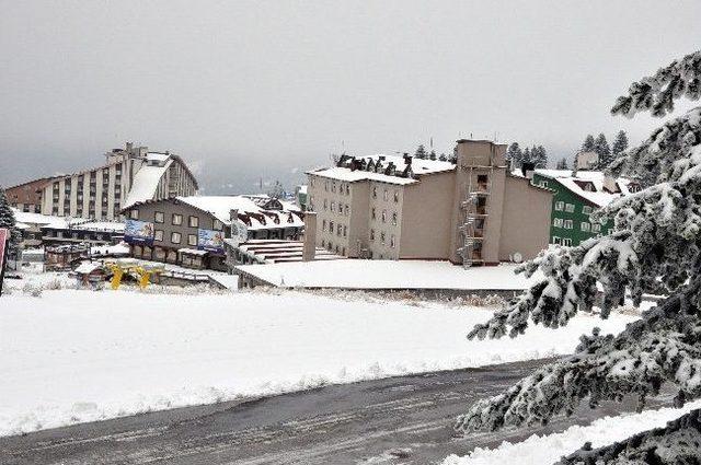 Uludağ’da Kar Yolları Kapattı