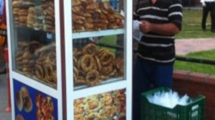 Kendini Yakan Simit&ccedil;i &Ouml;ld&uuml;