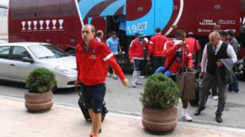 Trabzonspor, Fenerbah&ccedil;e Ma&ccedil;ı I&ccedil;in İstanbul&rsquo;a Gitti