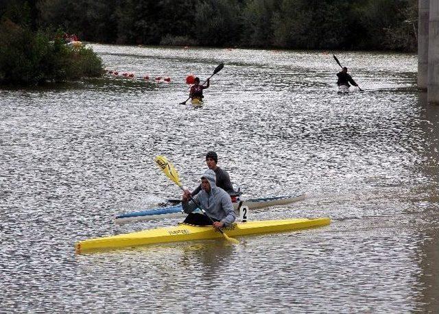Kbü’de Durgun Su Kano Sürat Yarışları Başladı 1