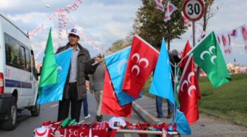 MHP'liler, Demokrasi Mitinginde Bah&ccedil;eli'yi Bekliyor