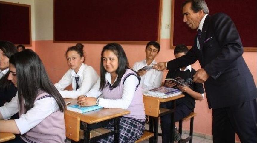 Elazığ'da K&ouml;y Okullarına Yardım Kampanyası