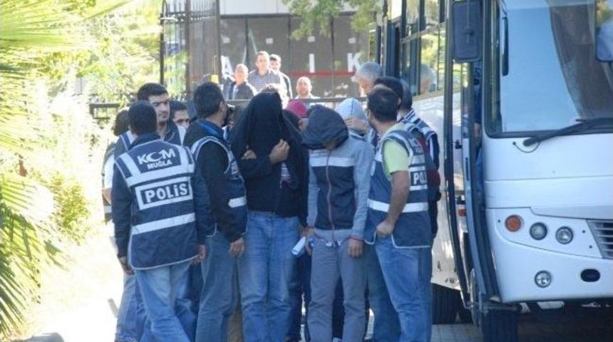 Fethiye&rsquo;de G&ouml;&ccedil;men Ka&ccedil;ak&ccedil;ılığında 16 Tutuklama
