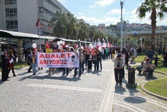 İzmir’de 'sessiz Çığlık' Eylemi