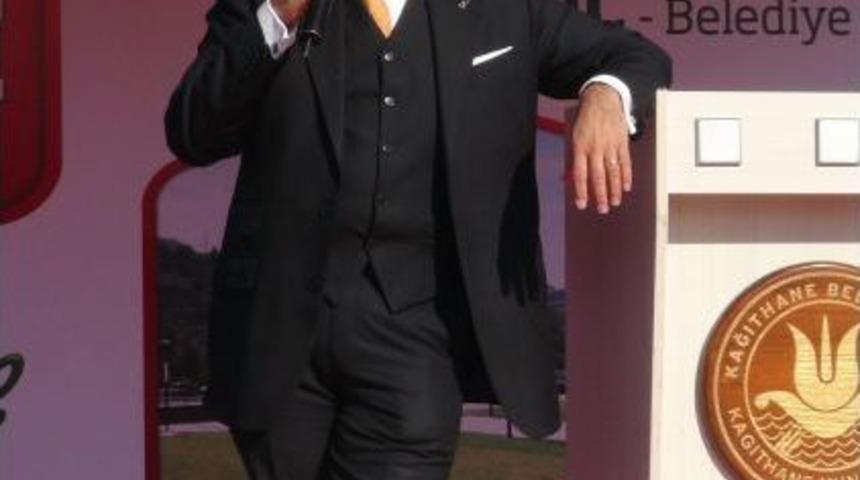 Bakan Bağış, Kağıthane'de Kayığa Bindi