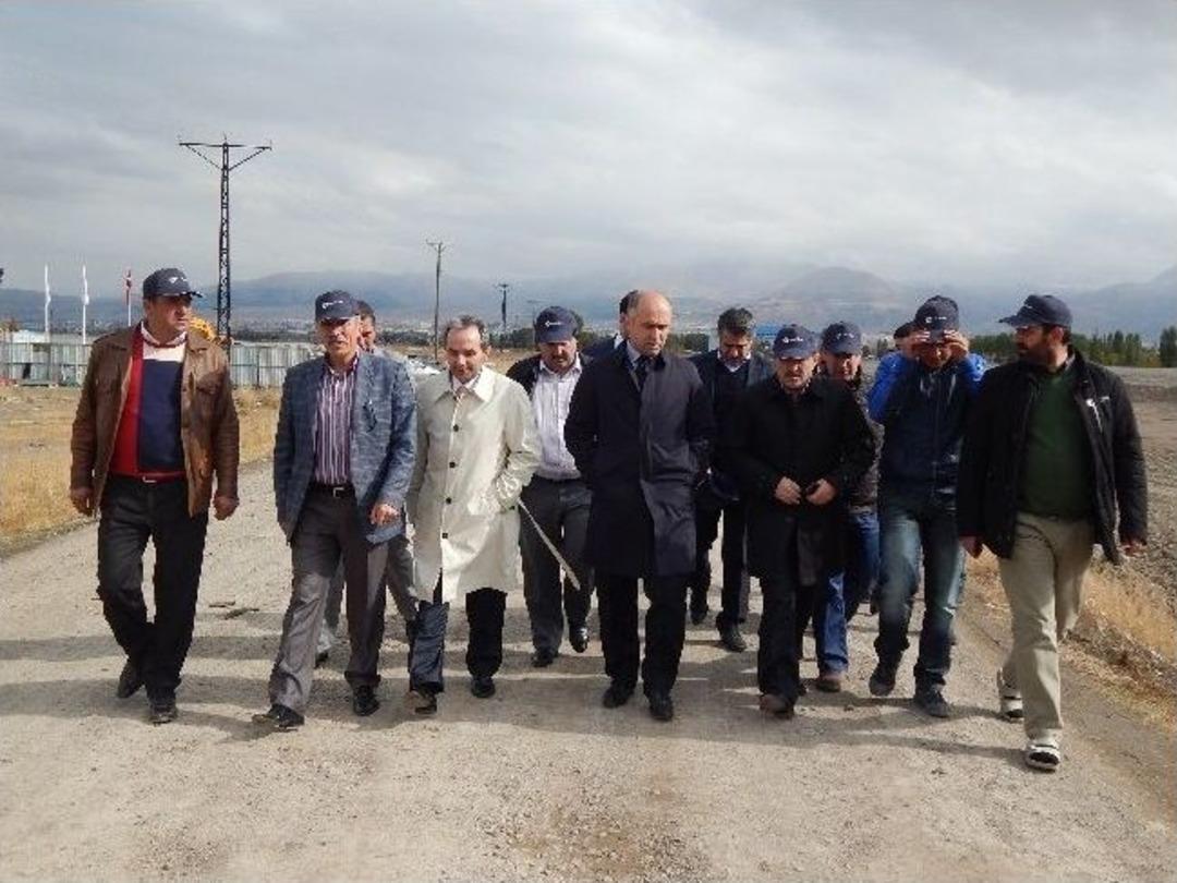 Ak Parti İl Başkanı Kılı&ccedil;, Paland&ouml;ken Lojistik K&ouml;y&uuml; İnşaat Alanında İncelemelerde Bulundu