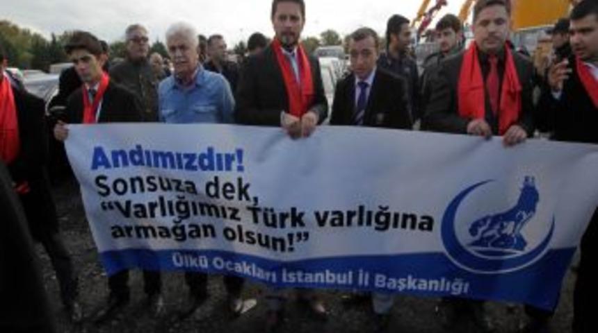 Bah&ccedil;eli, Partililere Andımız'ı Okuttu