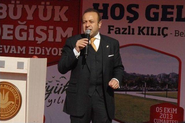 Bakan Bağış, Kağıthane’de Sandala Bindi