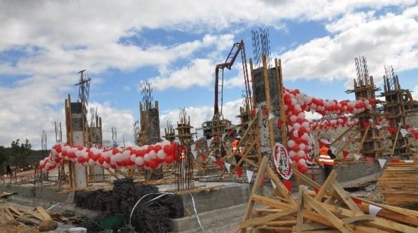 Emetli Şehit Pilot Ahmet Refik Alp'in Adının Verildiği Sosyal Tesislerin Temeli T&ouml;renle Atıldı