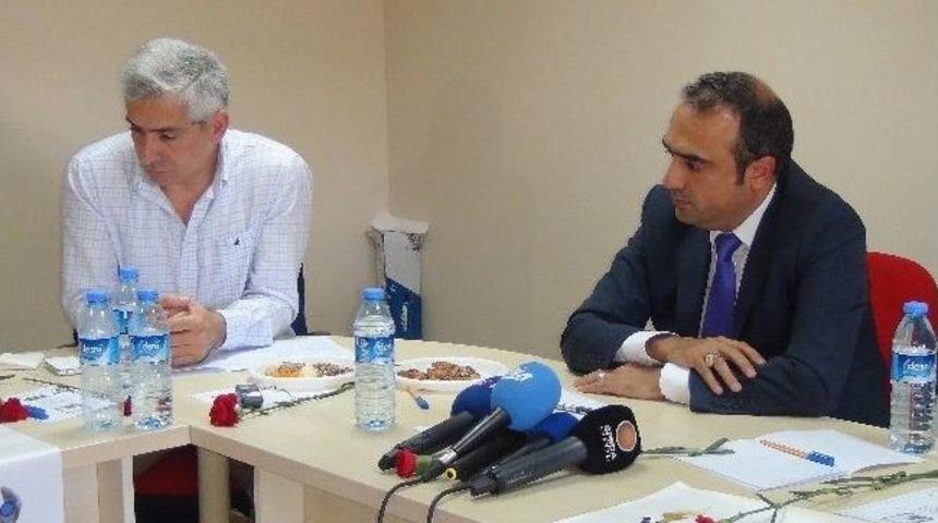 Ak Parti&rsquo;li İ&ccedil;ten Tkmm&rsquo;nin Toplantısına Katıldı