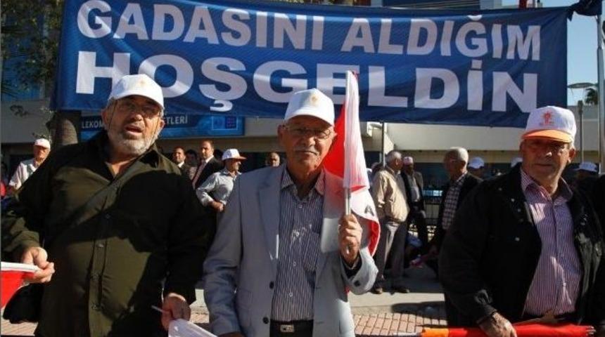 Başbakan&rsquo;a İlgin&ccedil; Pankart