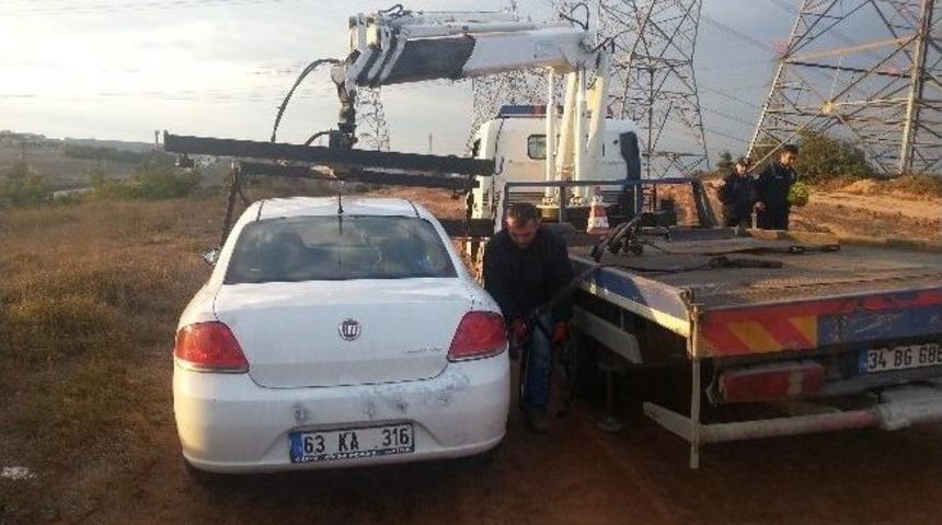 Otomobilde Başından Vurulmuş Erkek Cesedi Bulundu