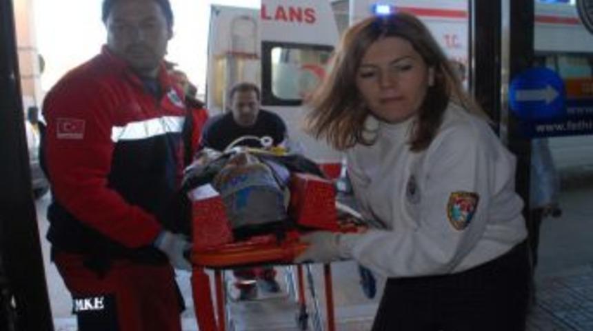 R&uuml;zgara Aldırmayan Roman Pilot Kayalıklara D&uuml;şt&uuml;