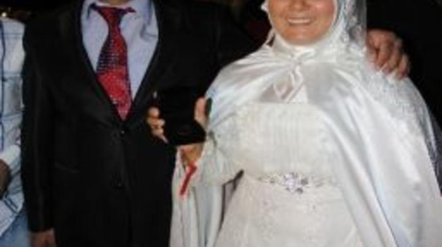 Yeni Evlenen &Ccedil;ifte Başbakan S&uuml;rprizi