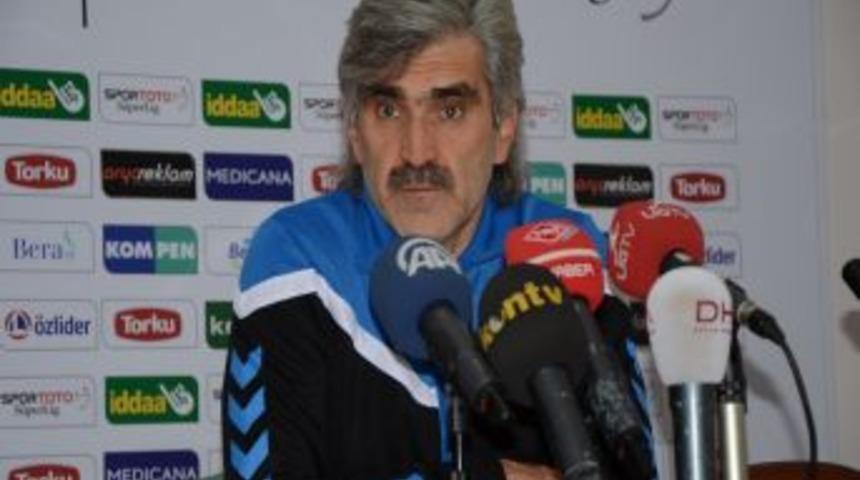 T&uuml;t&uuml;neker: İlk 10&rsquo;a Girsek Şampiyon Olmuş Gibi Sevineceğiz