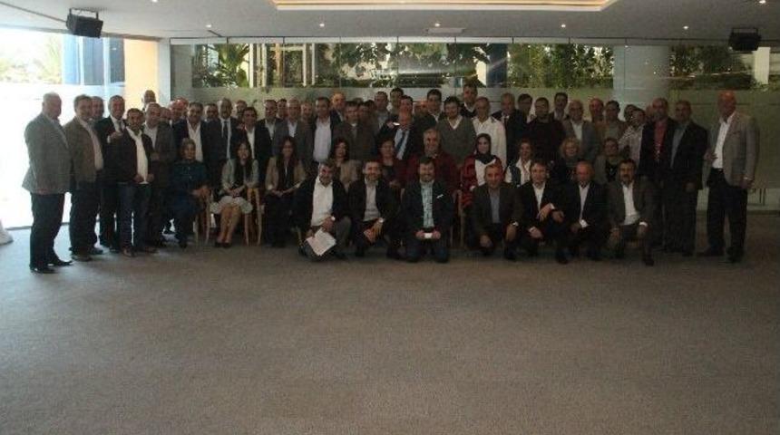 Ak Partililer &Ccedil;eşme'de Buluştu