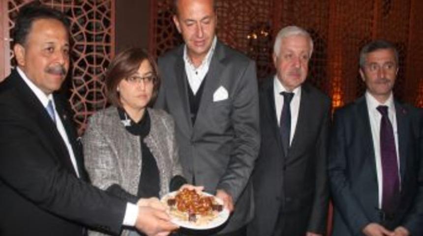 Bakan Şahin: Biz Takım Oyuncusuyuz, Gösterilen Yerde Oynarız