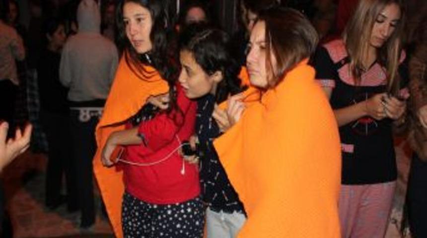 &Ouml;ğrenci yurdunda yangın